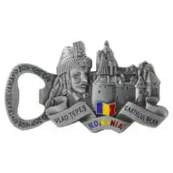 Magnet de frigider metalic cu deschizator de sticle 9 x 5 cm