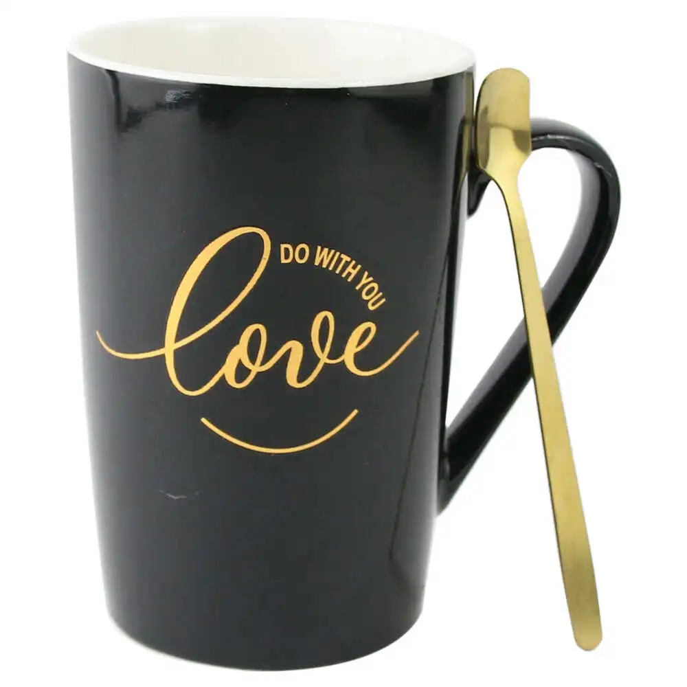 Cana ceramica cu lingurita metalica "Love"