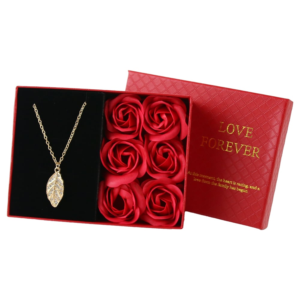 Cutie cu trandafiri Cutie cu trandafiri