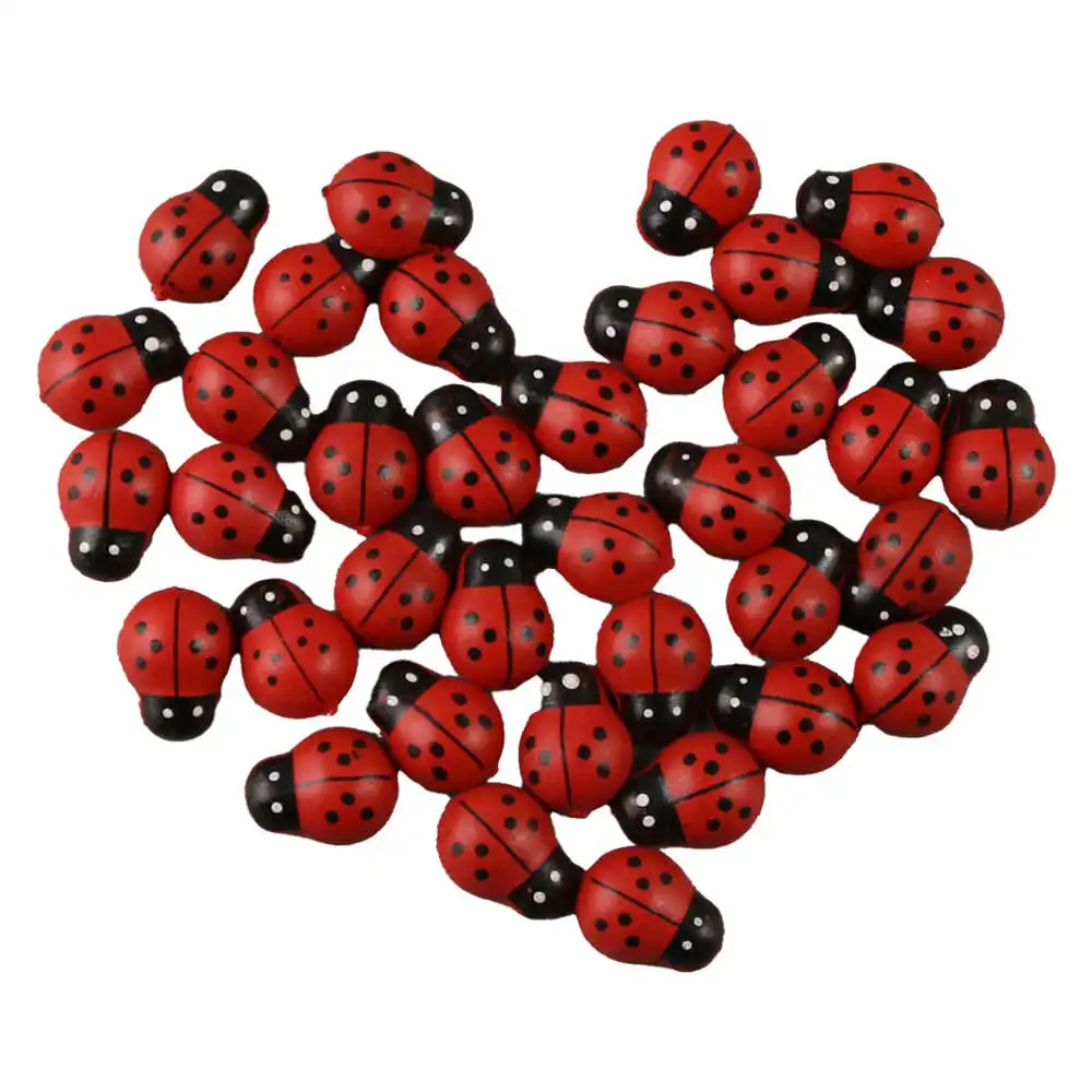 Set 36 decoruri din lemn Set 36 decoruri din lemn