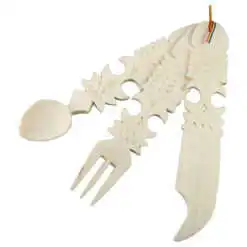 Set tacamuri traditionale sculptate din lemn natur