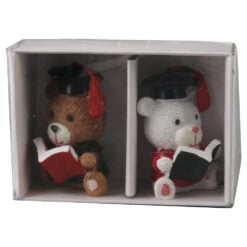 Set 2 ursuleti absolventi din rasina - maro si alb 3 x 4 cm