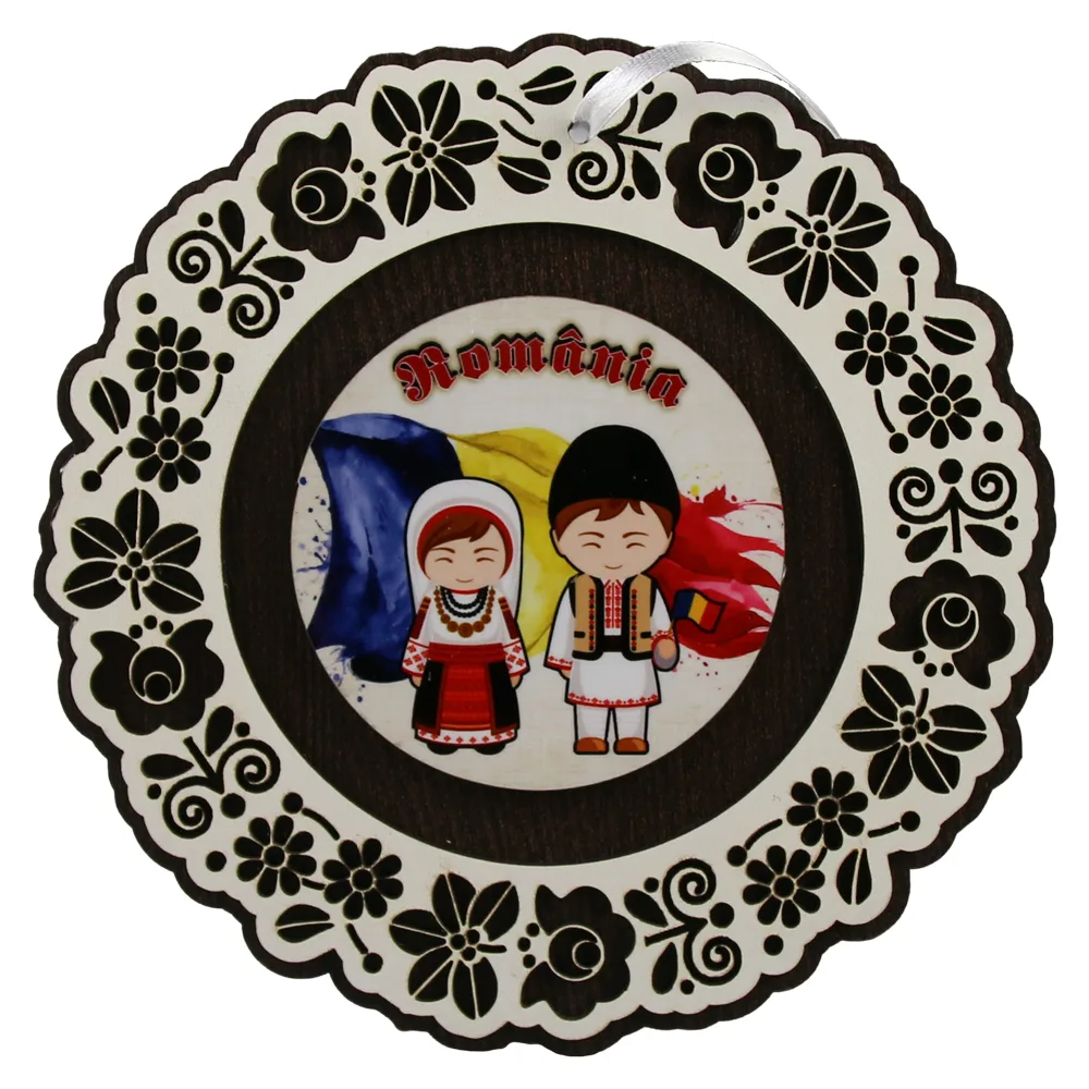 Decoratiune de perete din lemn 18.5 cm "Romania" - Copii in port traditional Decoratiune de perete din lemn 18.5 cm "Romania" - Copii in port traditional