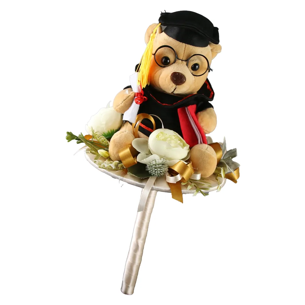 Buchet floral pentru absolventi cu ursulet 36 cm