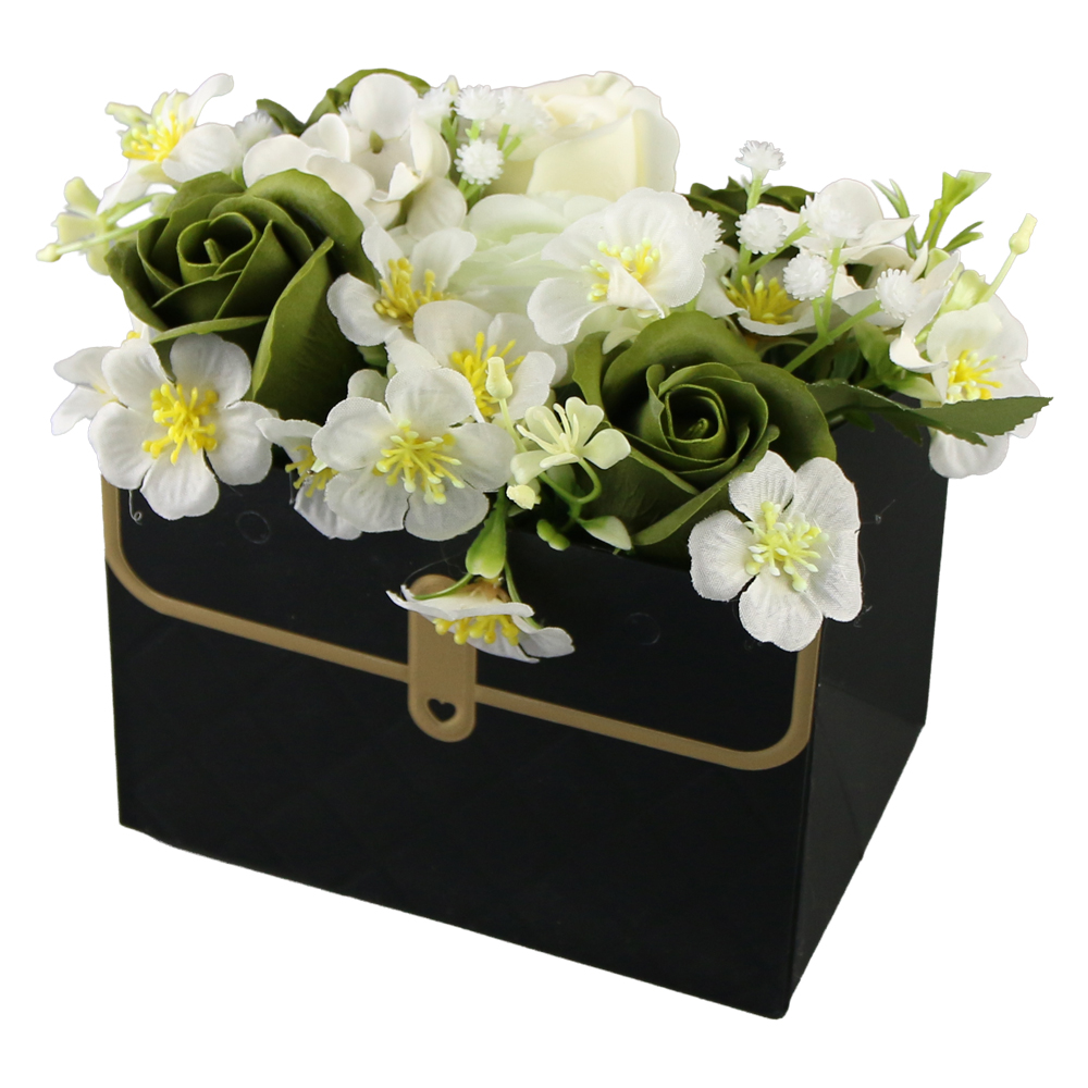 Aranjament floral in gentuta 19 x 15 cm Aranjament floral in gentuta 19 x 15 cm