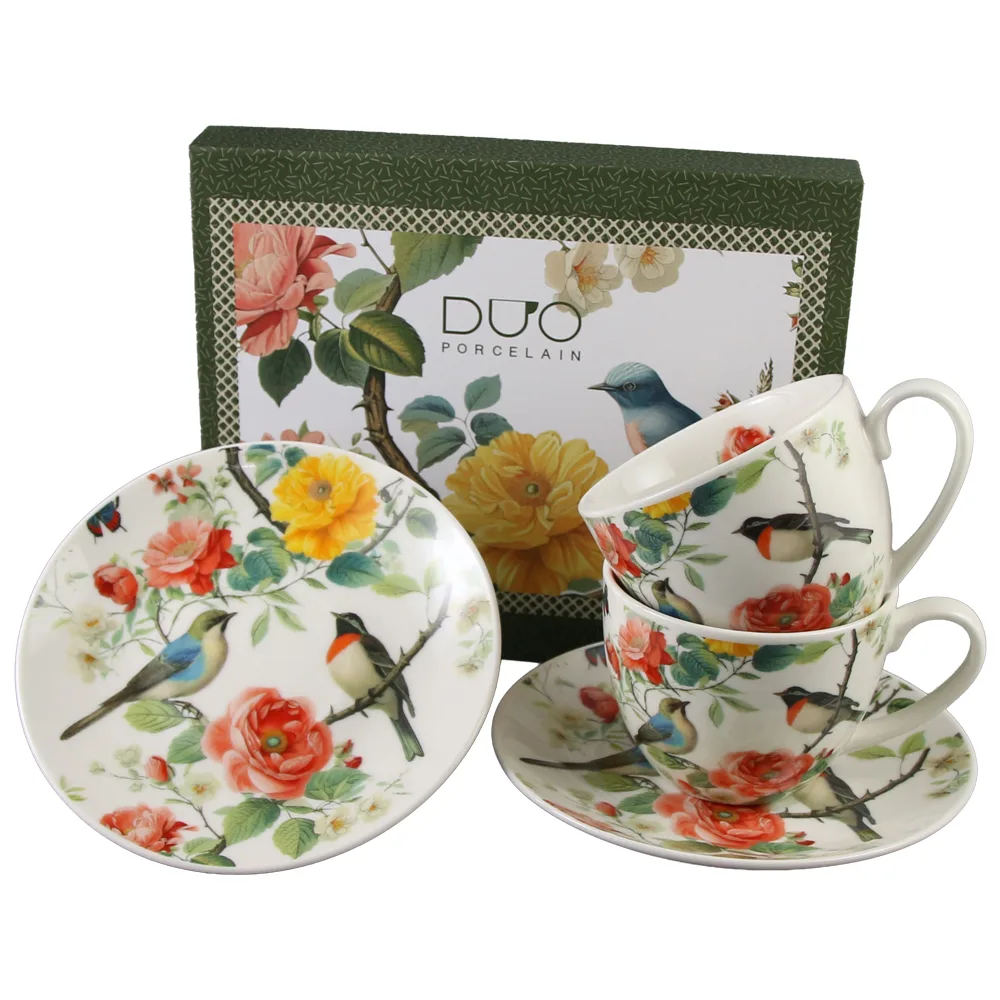 Set 2 cesti cu farfurii din portelan 270 ml "April" in cutie decorativa Set 2 cesti cu farfurii din portelan 270 ml "April" in cutie decorativa