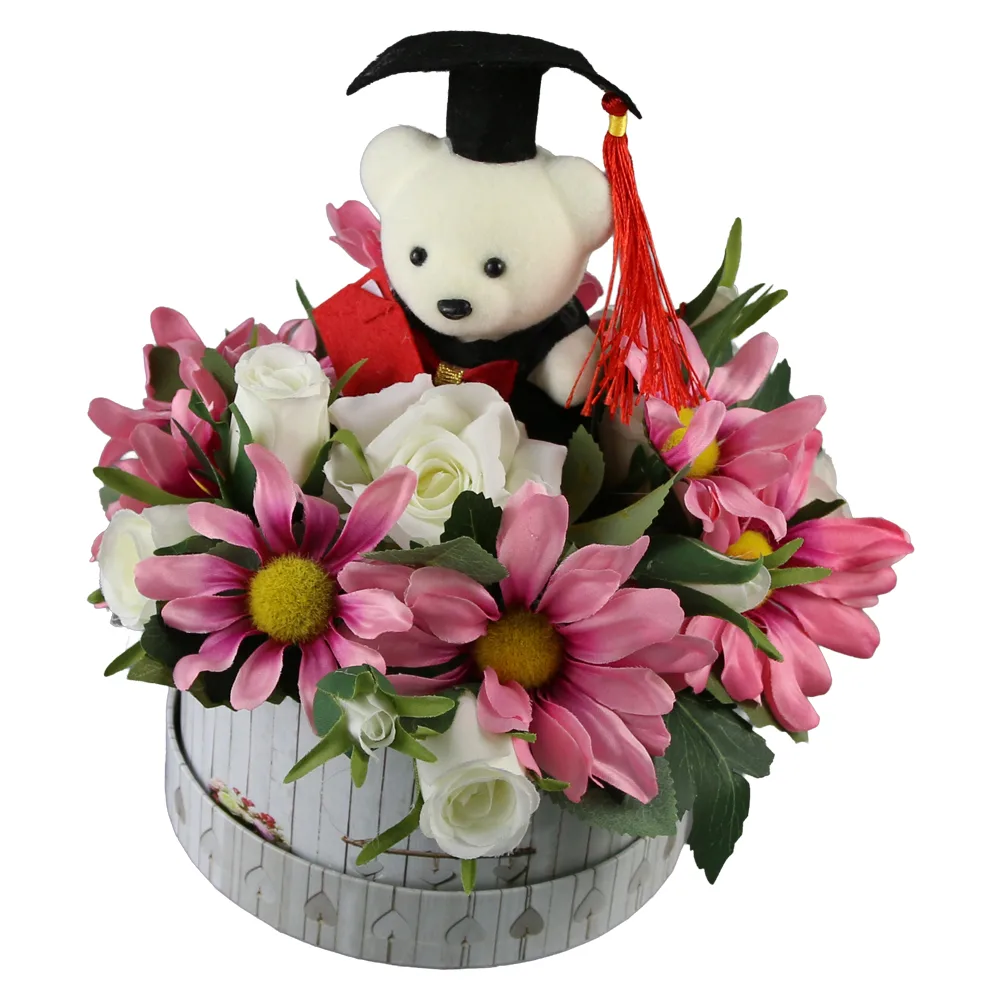 Aranjament floral pentru absolvire cu ursulet 20 cm Aranjament floral pentru absolvire cu ursulet 20 cm