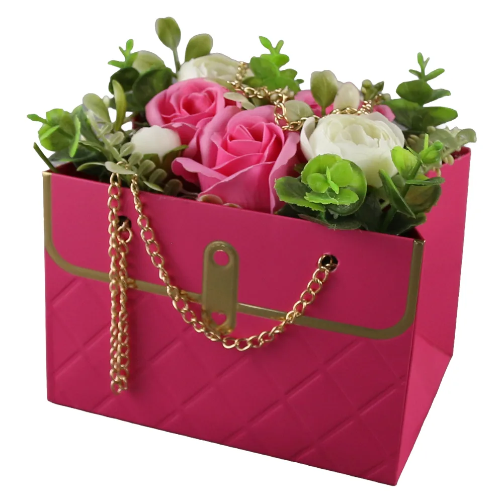 Aranjament floral in gentuta 15 x 14 cm Aranjament floral in gentuta 15 x 14 cm