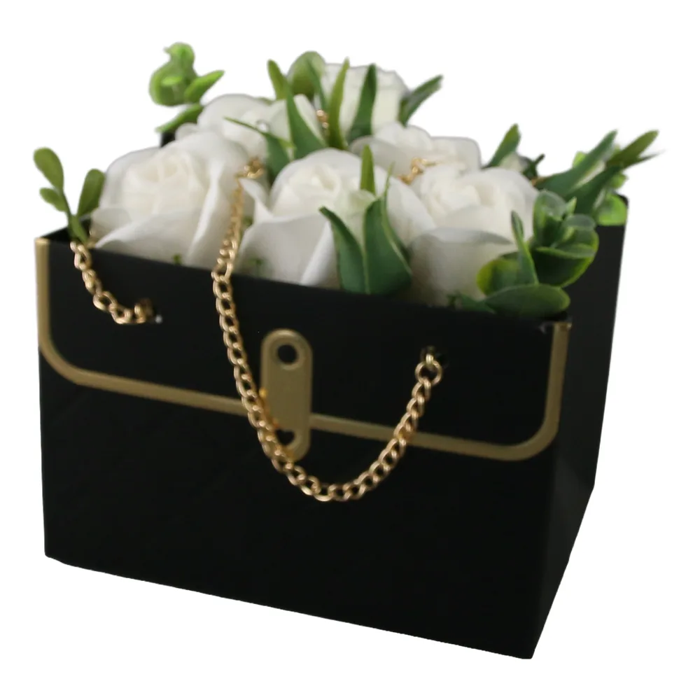 Aranjament floral in gentuta 15 x 14 cm Aranjament floral in gentuta 15 x 14 cm