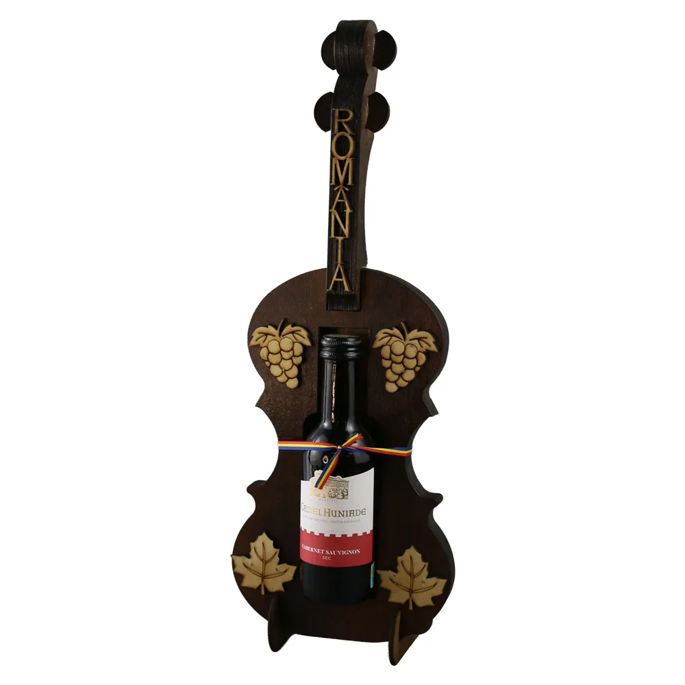 Suport din lemn vioara cu vin 187 ml "Romania" cu frunze 16 x 43 cm Suport din lemn vioara cu vin 187 ml "Romania" cu frunze 16 x 43 cm