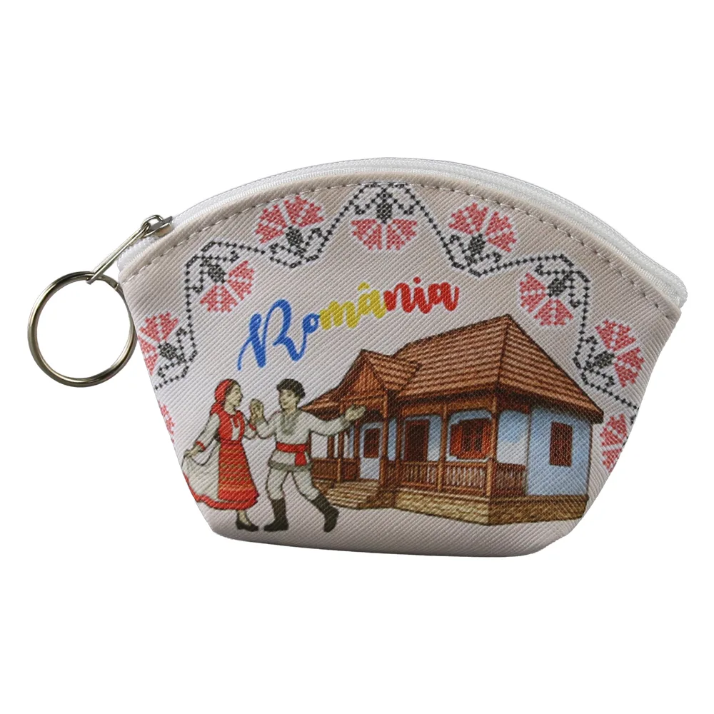 Breloc tip gentuta suvenir Romania 12 x 9 cm Casuta traditionala cu cuplu dansator Breloc tip gentuta suvenir Romania 12 x 9 cm Casuta traditionala cu cuplu dansator