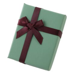Cutie bijuterii cu fundita mov 7 x 9 cm din carton - Se vinde 12 buc. / pach.