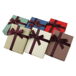 Cutie bijuterii cu fundita mov 7 x 9 cm din carton - Se vinde 12 buc. / pach.