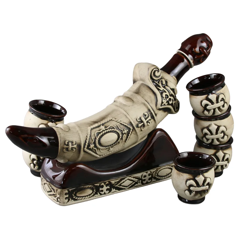 Set carafa din ceramica cu 6 pahare Pumnal