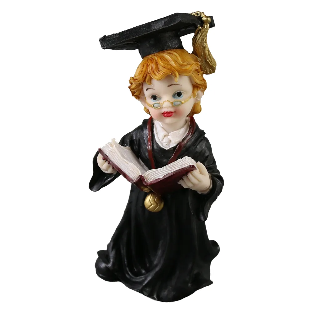 Figurina Absolvent din rasina 17 cm fata/baiat Figurina Absolvent din rasina 17 cm fata/baiat