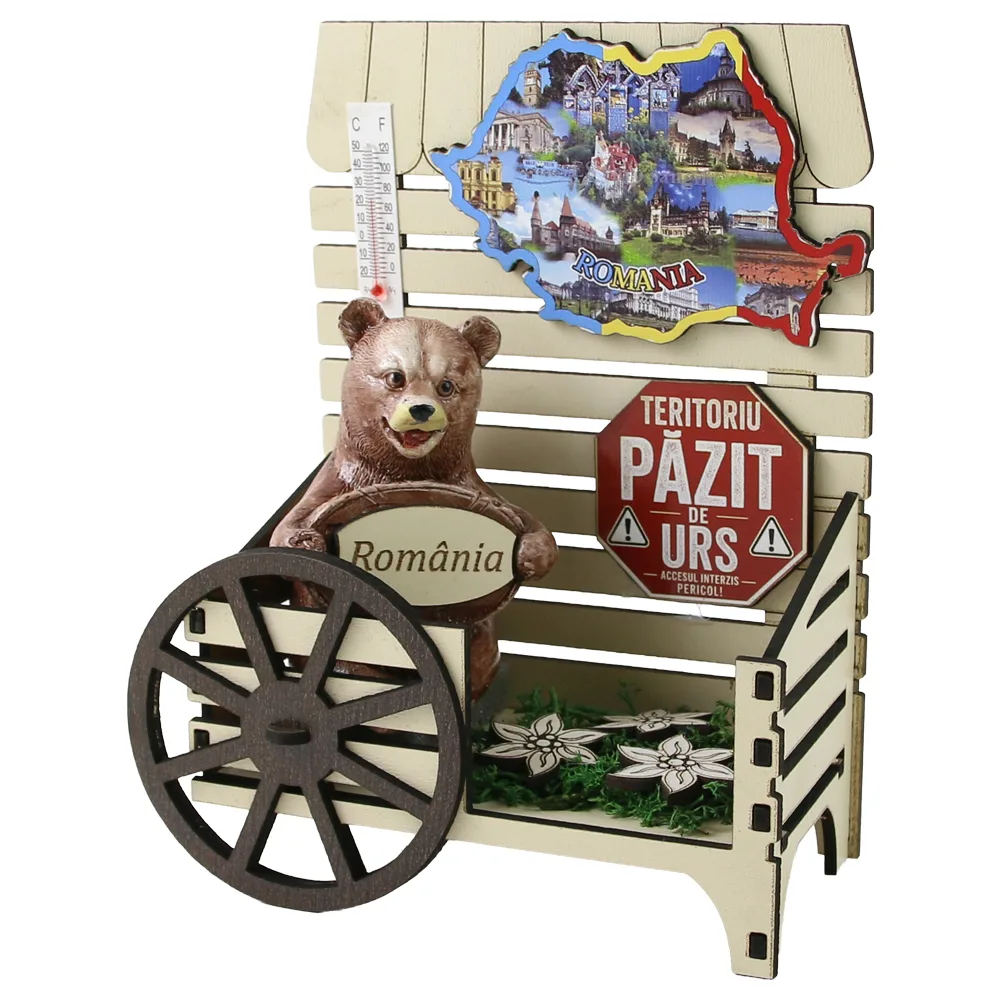 Decor din lemn "Romania" caruta cu termometru si urs 13.5 x 17 cm Decor din lemn "Romania" caruta cu termometru si urs 13.5 x 17 cm