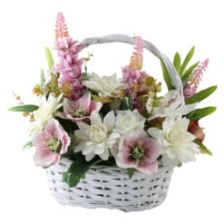 Aranjament floral in cos din rachita 35 x 33 cm