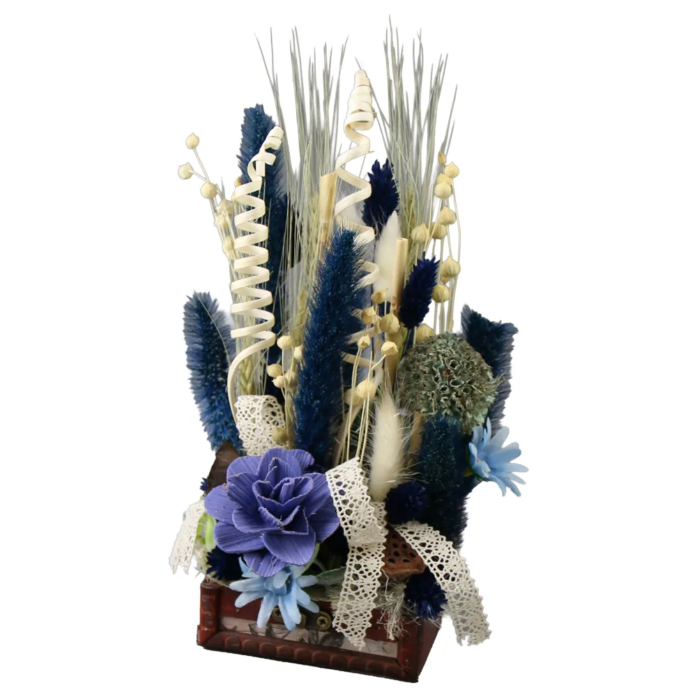 Aranjament floral cu plante uscate in cutie de lemn 18 x 22 cm Aranjament floral cu plante uscate in cutie de lemn 18 x 22 cm