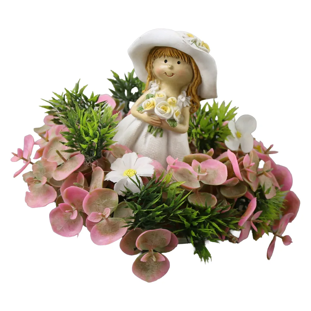 Aranjament floral cu figurina fetita 20 x 14 cm