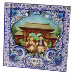 Magnet frigider din lemn Romania 7 x 7 cm copii cu poarta traditionala