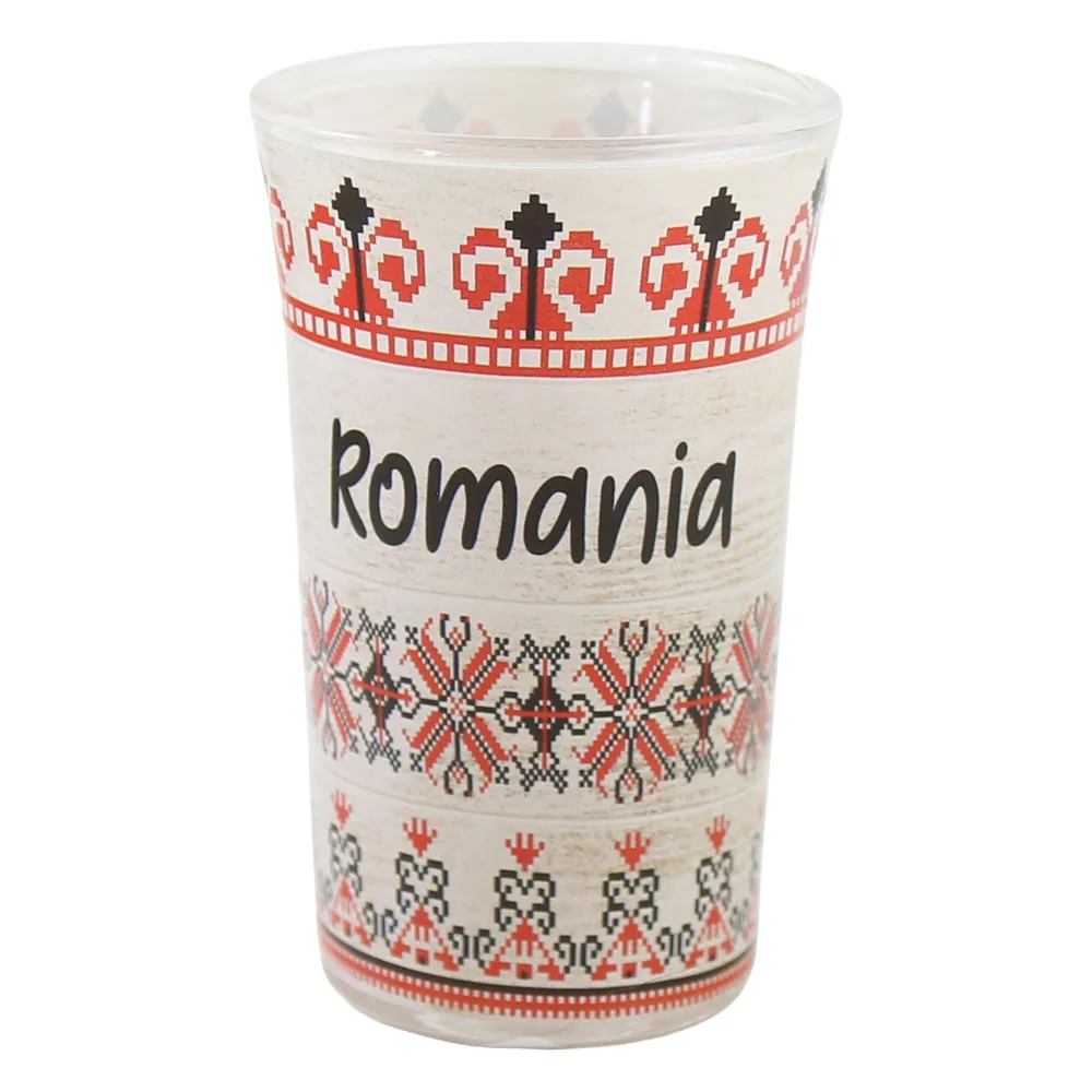 Pahar snaps din sticla "Romania" 4 x 7 cm cu motive traditionale Pahar snaps din sticla "Romania" 4 x 7 cm cu motive traditionale