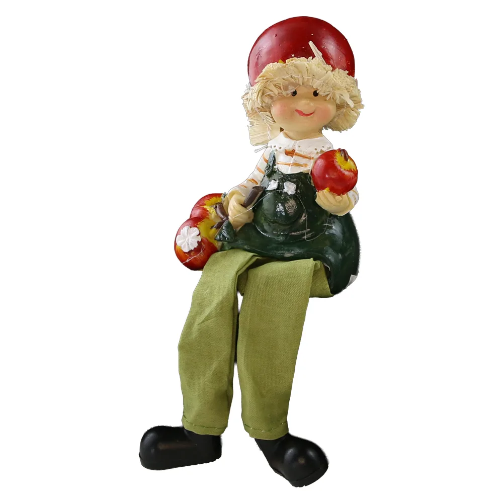 Figurina decorativa din rasina cu picioare mobile 16 cm fata/baiat cu mar Figurina decorativa din rasina cu picioare mobile 16 cm fata/baiat cu mar