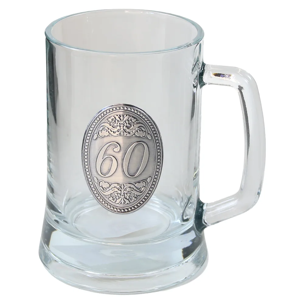 Halba pub din sticla cu emblema metalica "60" 500 ml Halba pub din sticla cu emblema metalica "60" 500 ml
