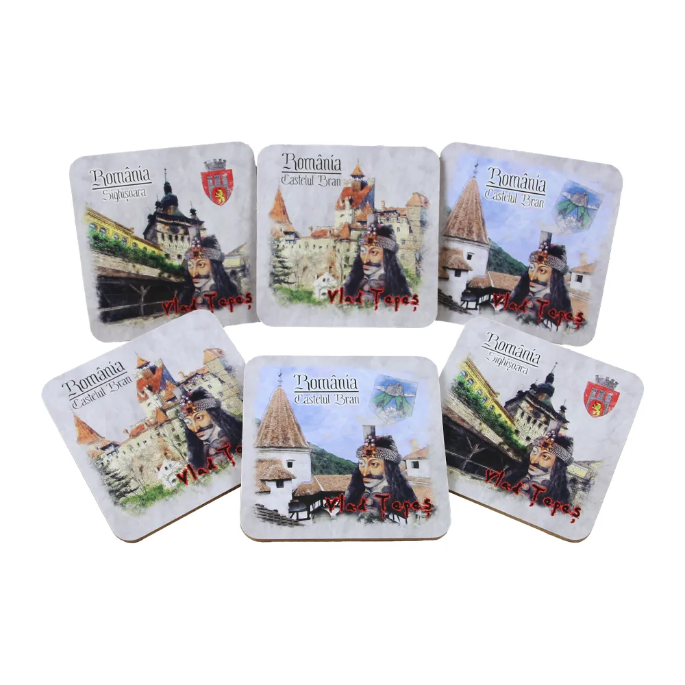 Set 6 suporturi pentru pahare din pluta Castelul Bran/Vlad Tepes - 9.5 x 9.5 cm Set 6 suporturi pentru pahare din pluta Castelul Bran/Vlad Tepes - 9.5 x 9.5 cm