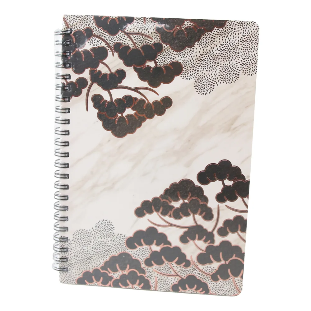 Agenda nedatata cu spirala si pagini liniate Funze aurii 15 x 21 cm Agenda nedatata cu spirala si pagini liniate Funze aurii 15 x 21 cm