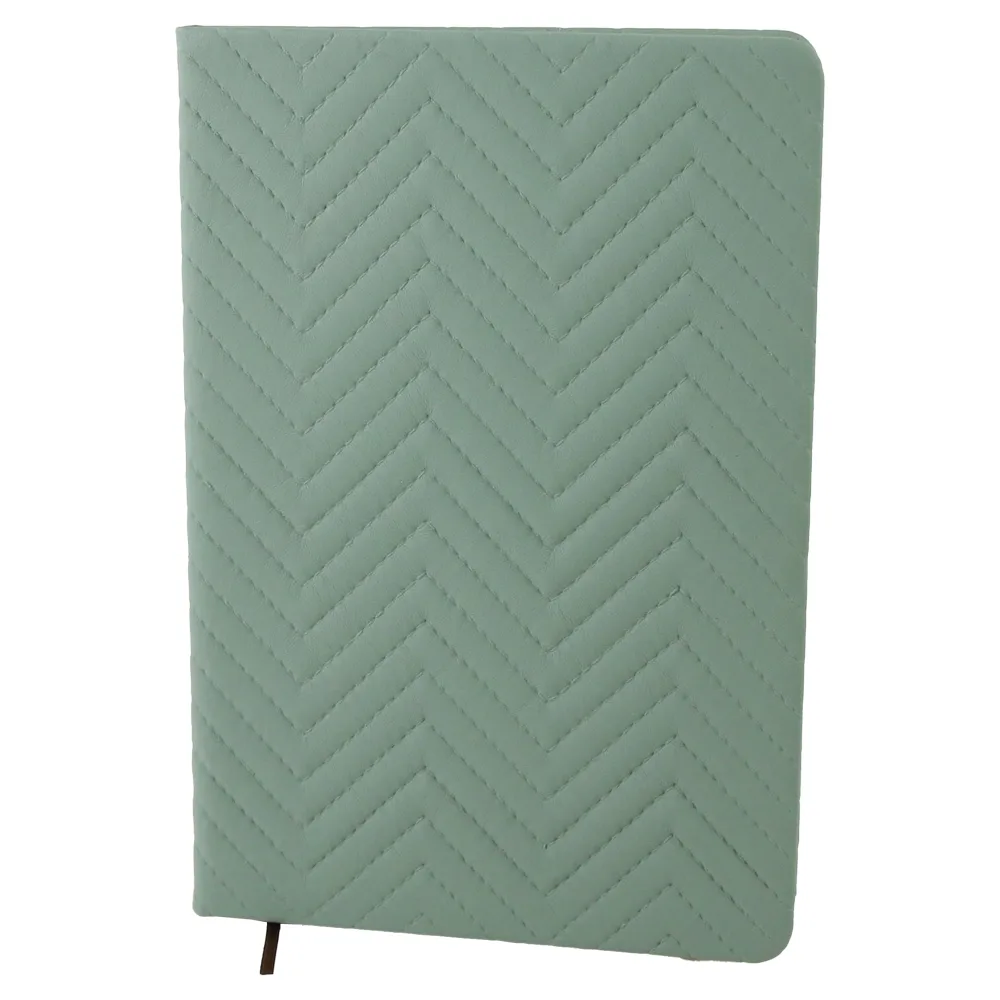 Agenda nedatata cu pagini liniate si coperta din piele sintetica 14.5 x 21 cm