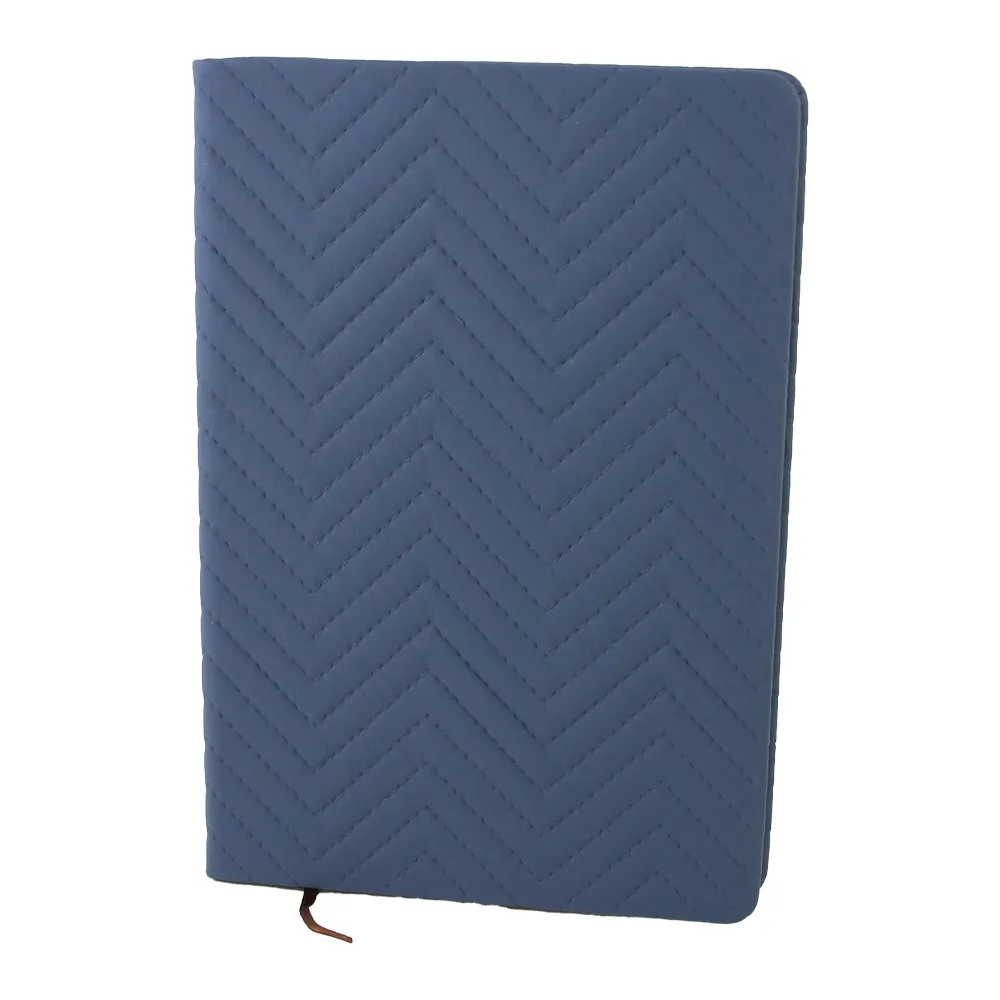 Agenda nedatata cu pagini liniate si coperta din piele sintetica 14.5 x 21 cm