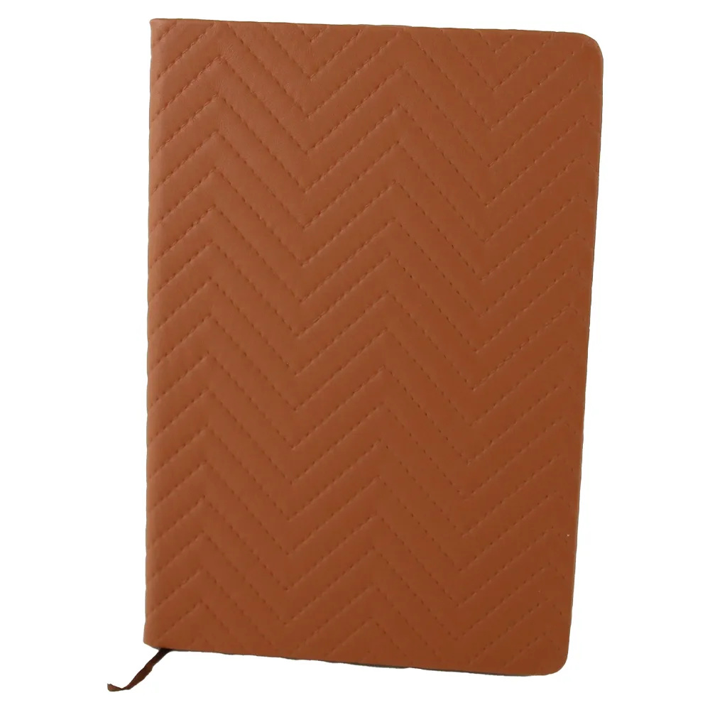 Agenda nedatata cu pagini liniate si coperta din piele sintetica 14.5 x 21 cm