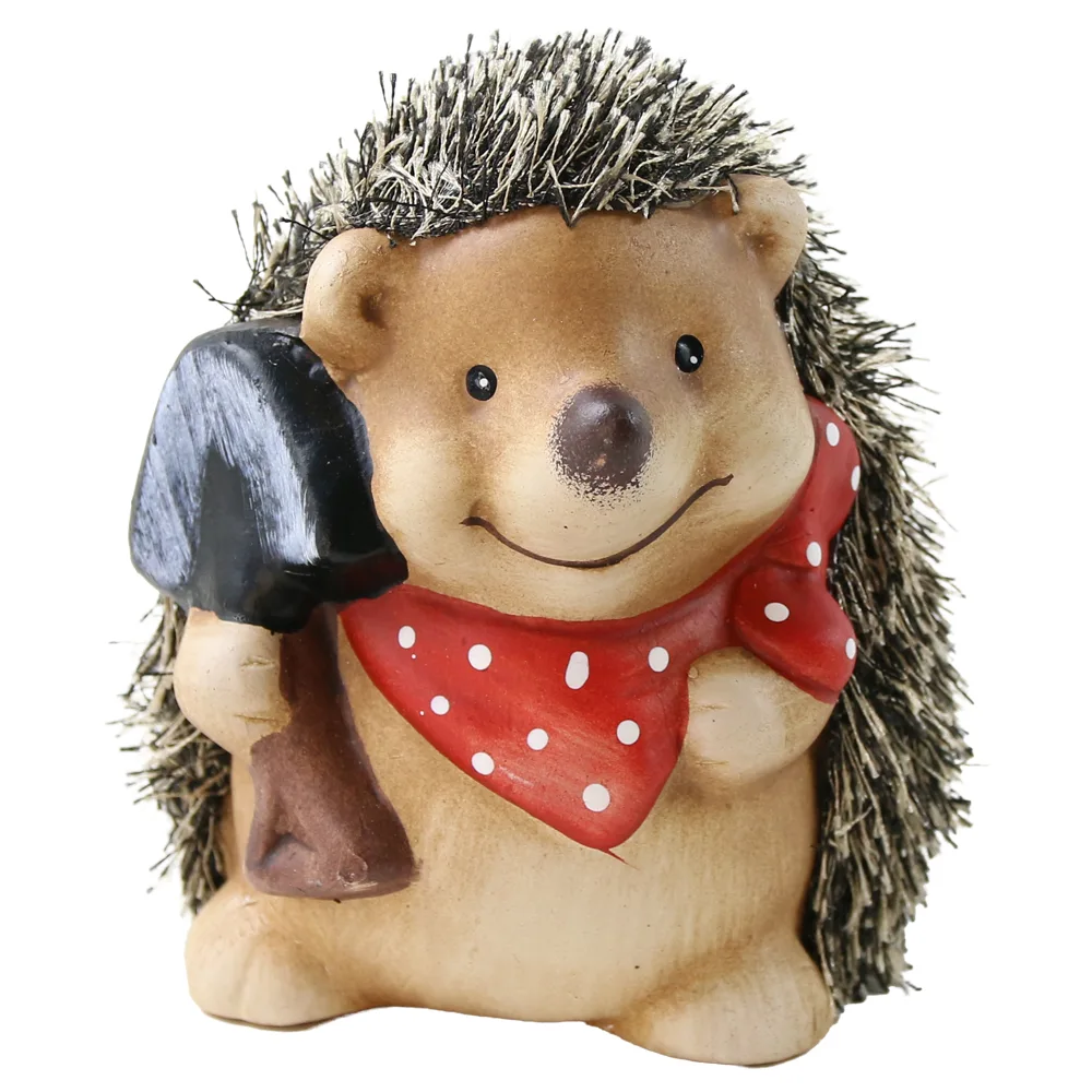 Figurina Arici gradinar din ceramica cu lopata10 x 12 cm Figurina Arici gradinar din ceramica cu lopata10 x 12 cm