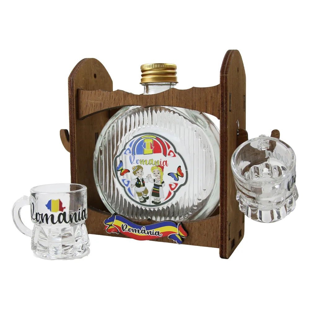 Suport din lemn cu o sticla de 300 ml si 2 pahare Romania 20 x 15 cm Suport din lemn cu o sticla de 300 ml si 2 pahare Romania 20 x 15 cm