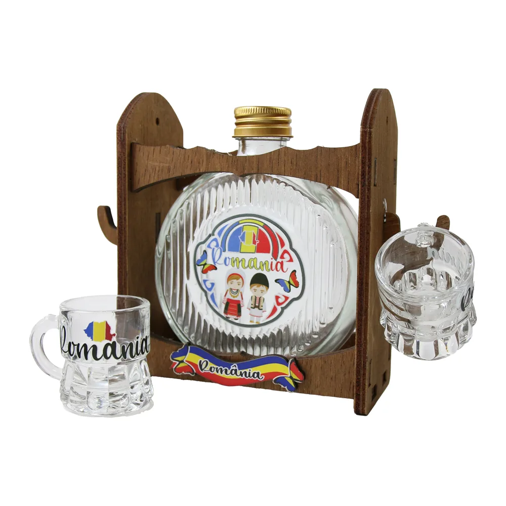 Suport din lemn cu o sticla de 300 ml si 2 pahare Romania 20 x 15 cm Suport din lemn cu o sticla de 300 ml si 2 pahare Romania 20 x 15 cm