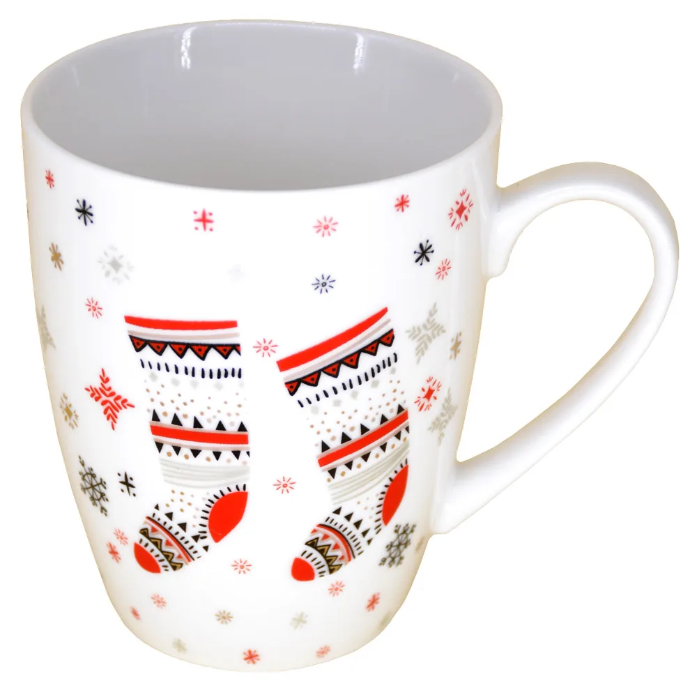 Cana de craciun realizata din ceramica - Design Craciun si inscriptia "Merry Christmas" - Diverse modele Cana de craciun realizata din ceramica - Design Craciun si inscriptia "Merry Christmas" - Diverse modele