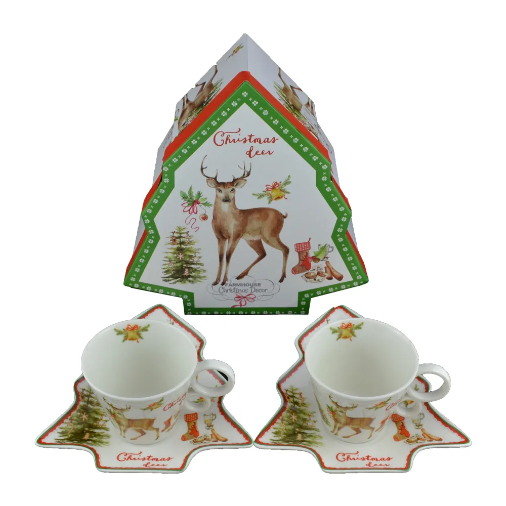 Set 2 cani Craciun cu farfurii in forma de brad din ceramica - Christmas deer Set 2 cani Craciun cu farfurii in forma de brad din ceramica - Christmas deer