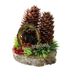 Decor rustic Romania cu urs si conuri de brad 16 cm