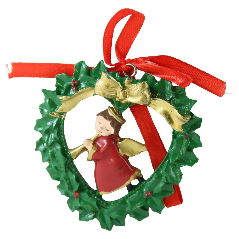 Ornament pentru brad Inima cu ingeras din rasina 8 cm Ornament pentru brad Inima cu ingeras din rasina 8 cm