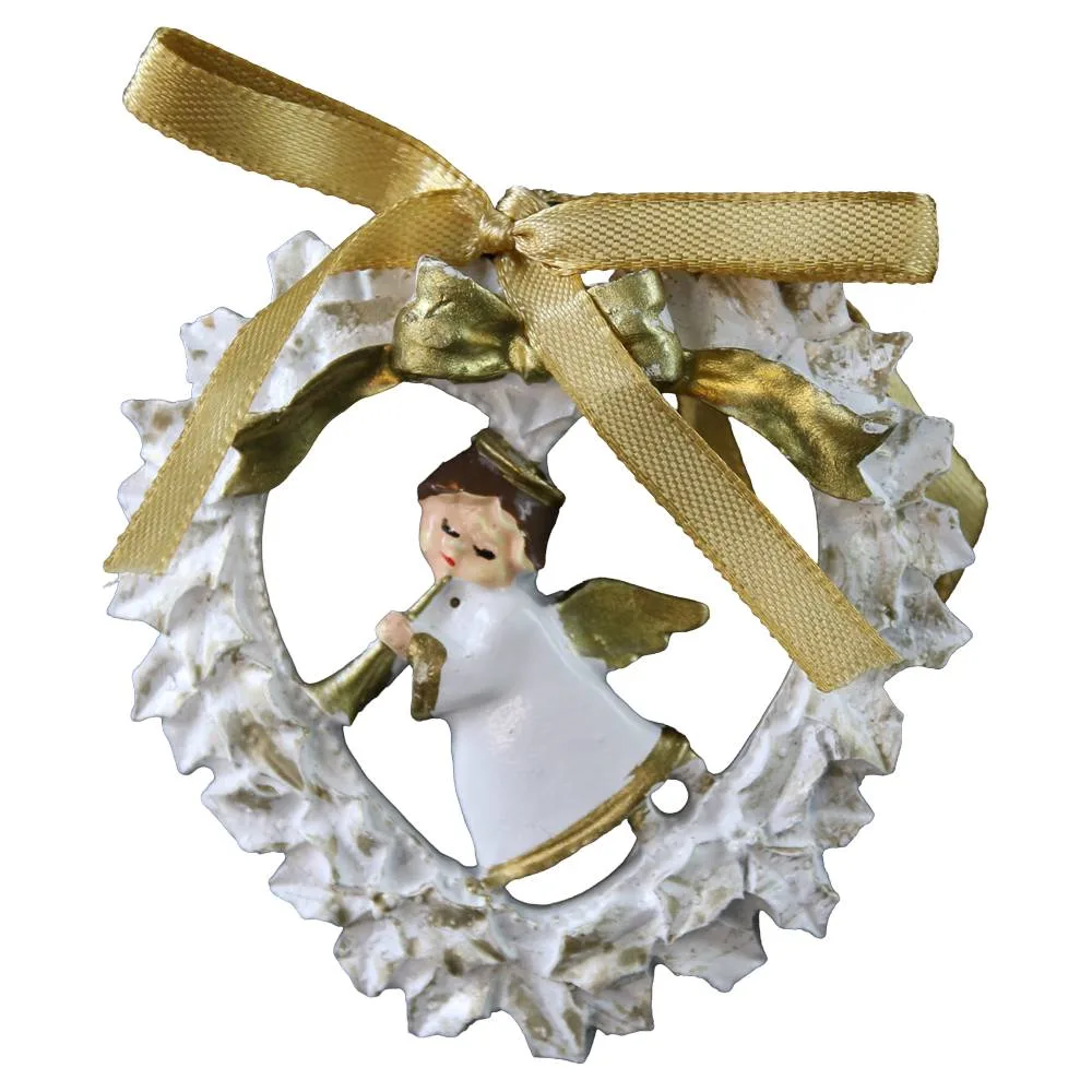 Ornament pentru brad Inima cu ingeras din rasina 8 cm Ornament pentru brad Inima cu ingeras din rasina 8 cm