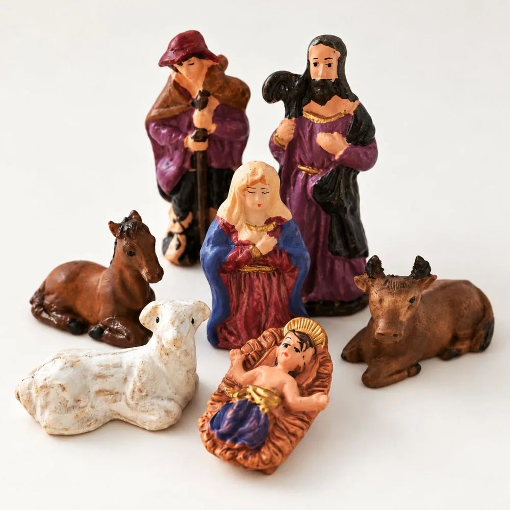 Set 7 figurine din rasina pentru scena Nasterii Domnului 4?6.5 cm Set 7 figurine din rasina pentru scena Nasterii Domnului 4?6.5 cm