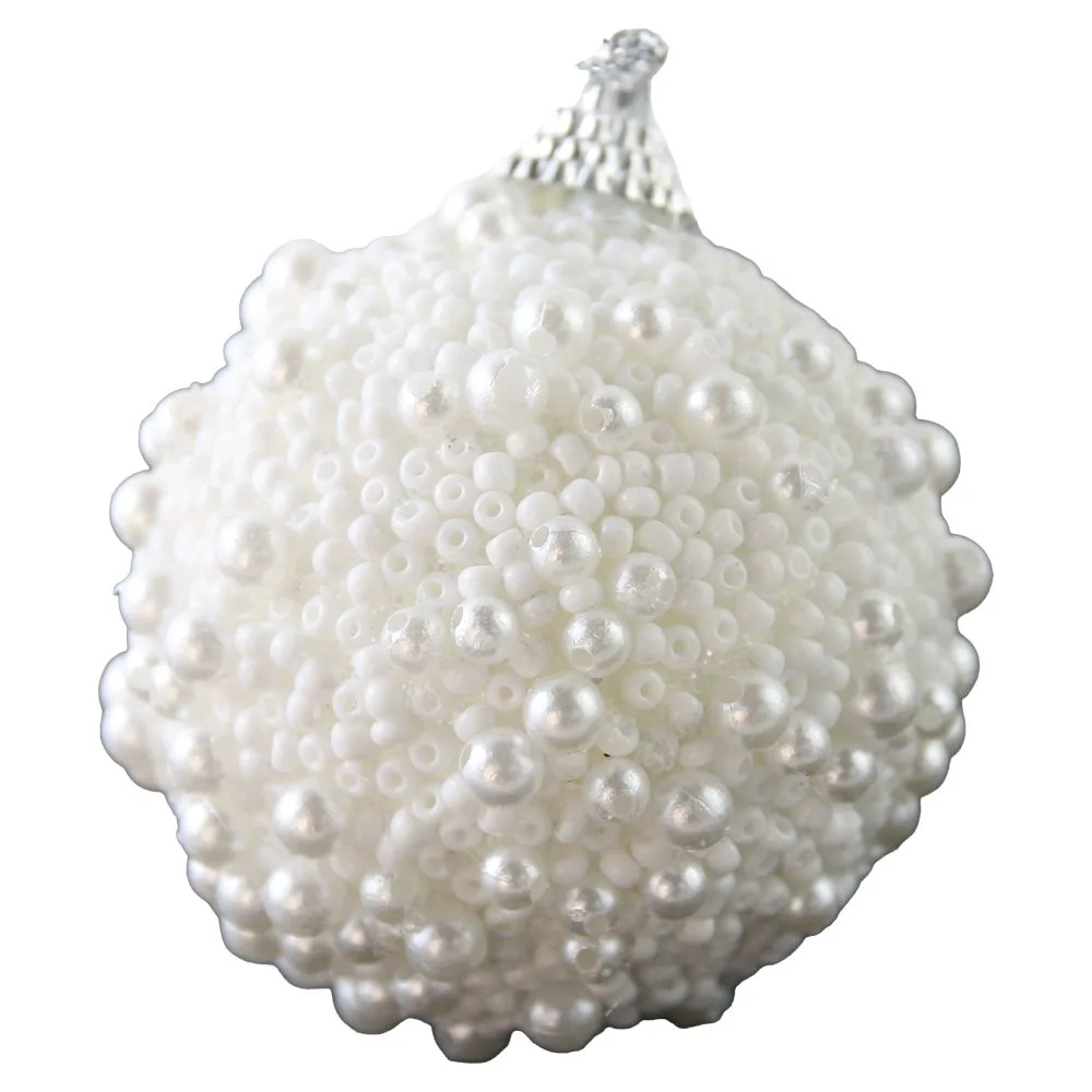 Glob pentu brad de Craciun din plastic cu margele albe si sidefate 6 cm