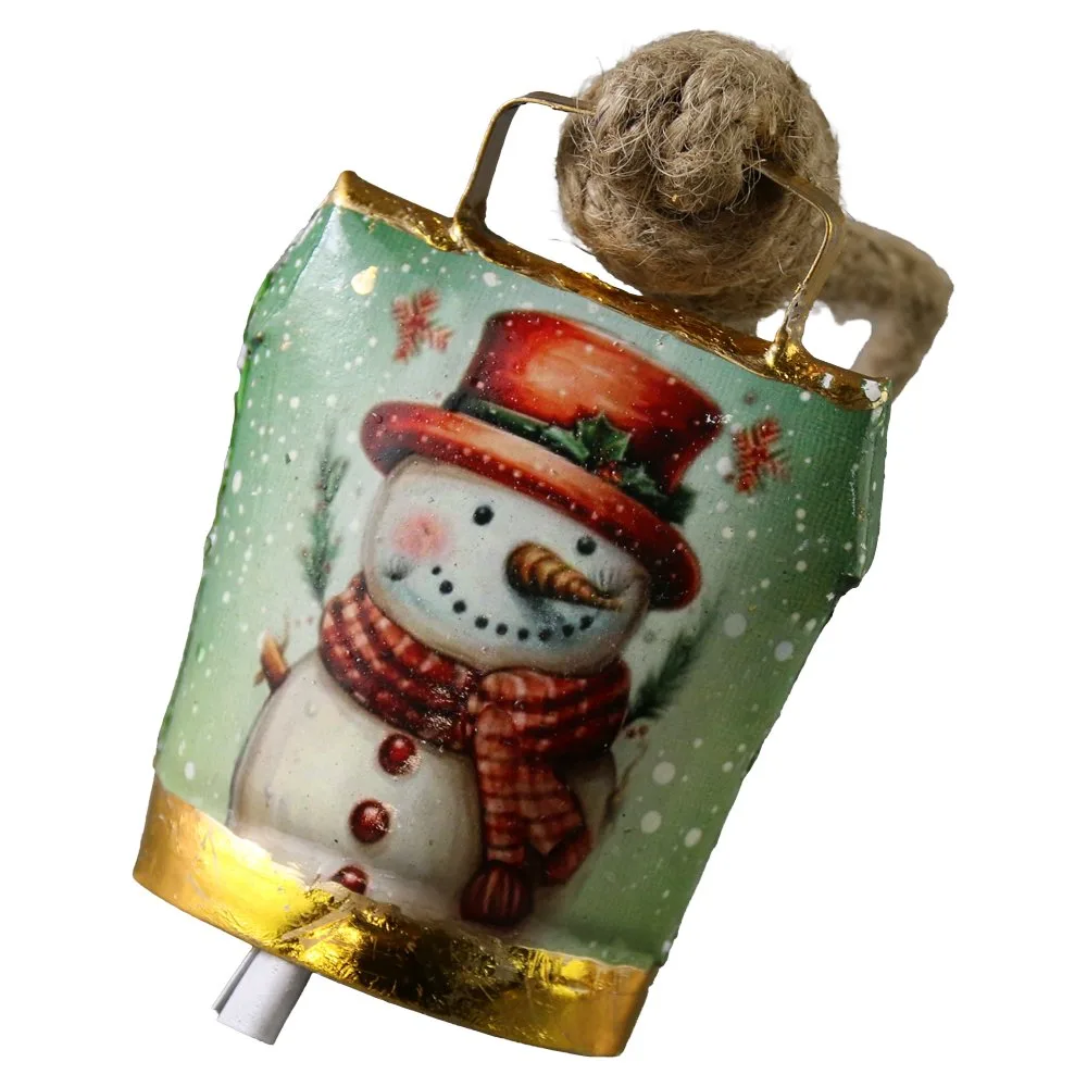 Clopotel vintage de Craciun din metal cu motive festive 8x11 cm